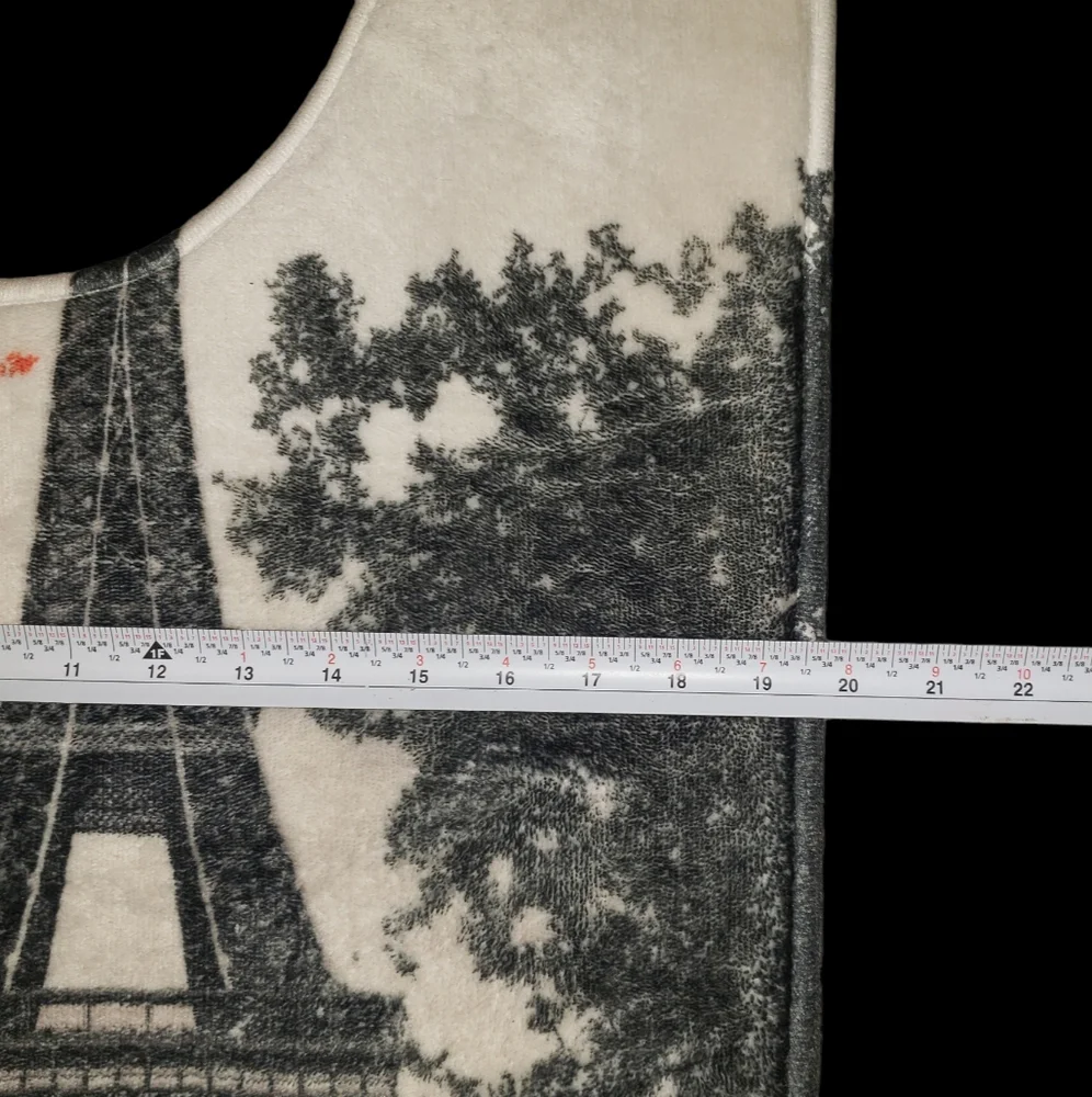 NWOT Paris Themed Bathroom Rug Set